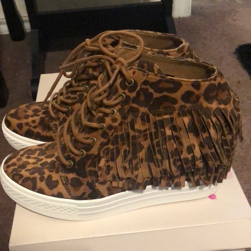 Leopard wedge sneaker 81/2